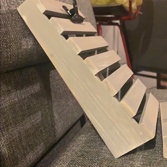 Picture frames - Picture 3 of 6